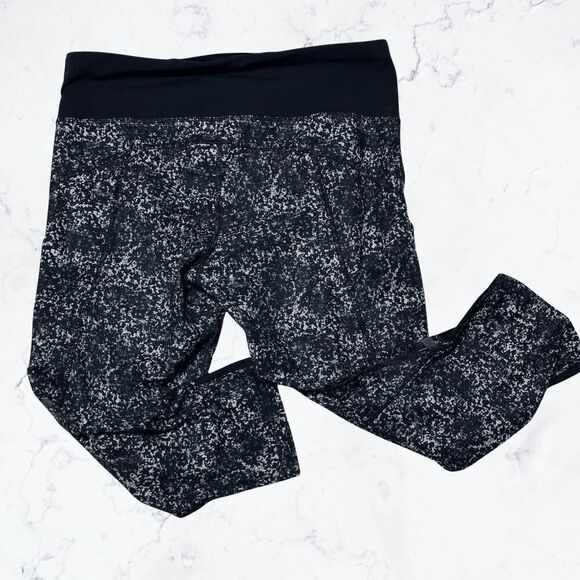 Lululemon Hop To It Crop *Full-On‎ Luxtreme Size 6 W6D41S - Picture 1 of 7